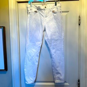 Gap 1969 True Skinny white jeans, size 30.